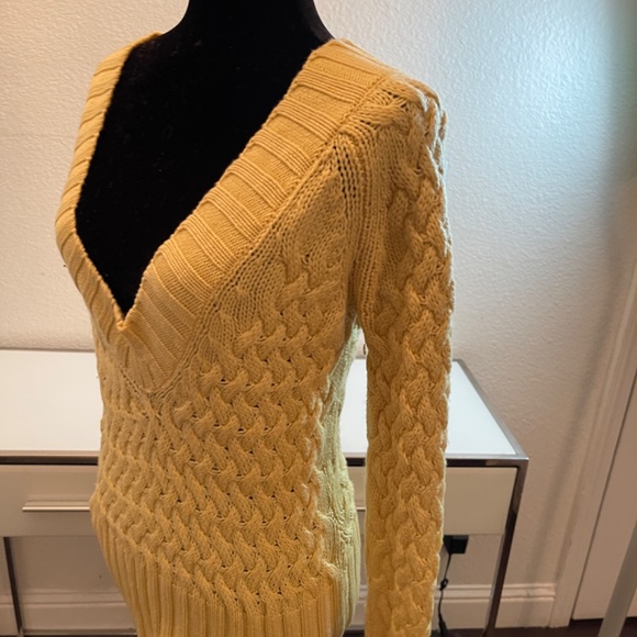 NWOT  BANANA REPUBLIC EXTRA FINE ITALIAN MERINO WOOL V-NECK SWEATER - Picture 4 of 12